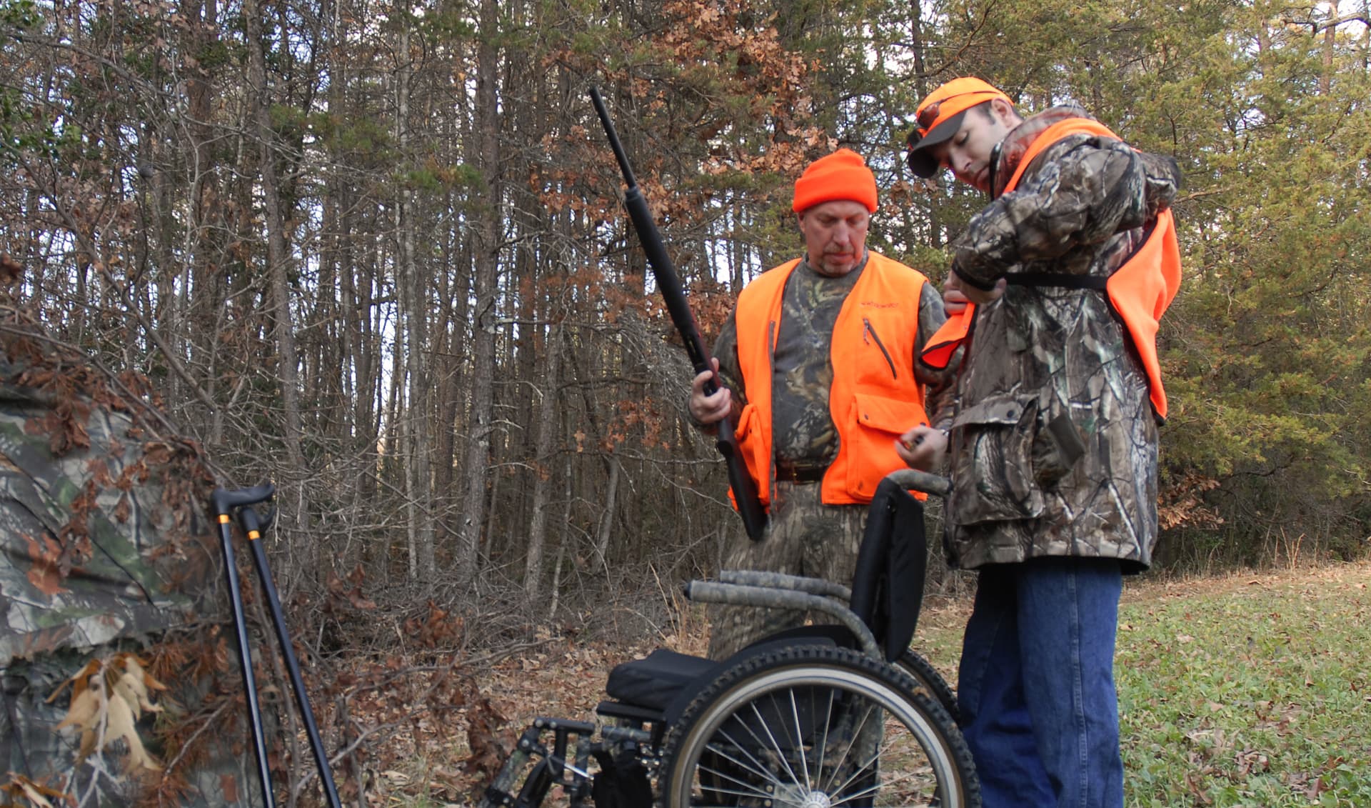 Hunting Clothing: Layers, Camouflage, and Staying Quiet in the Field
